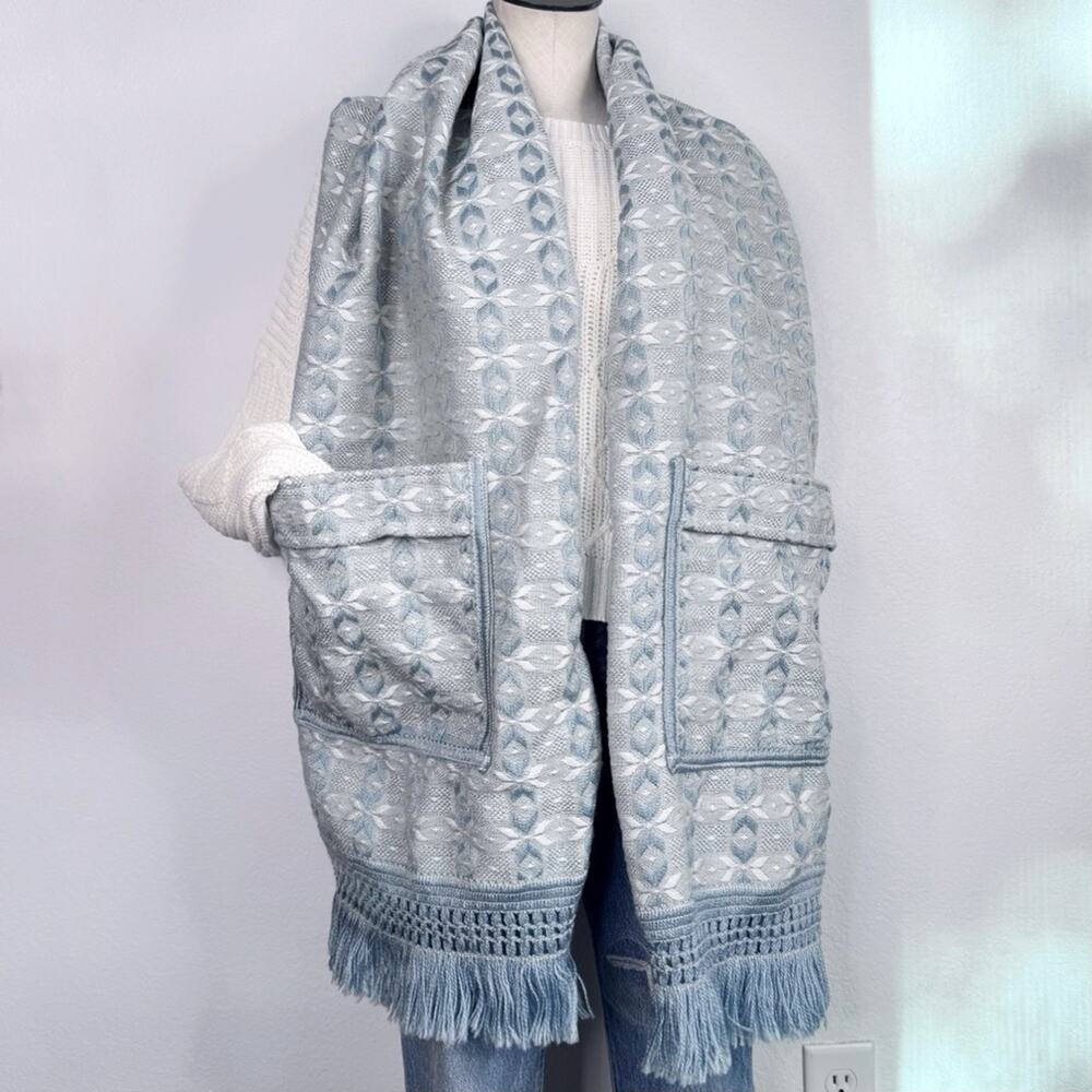VIT Columbine Cody Pocket Throw Shawl Blue Blanket Scarf Fringe Wrap Cottagecore